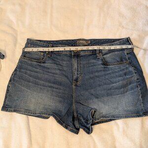 Torrid Jean Shorts Size 18